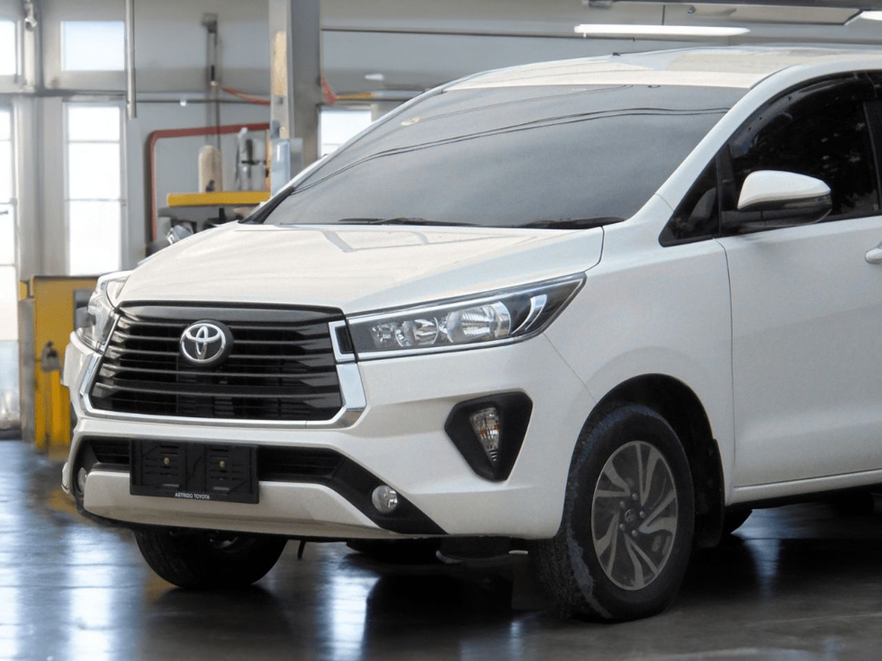 Innova Crysta windshield replacement