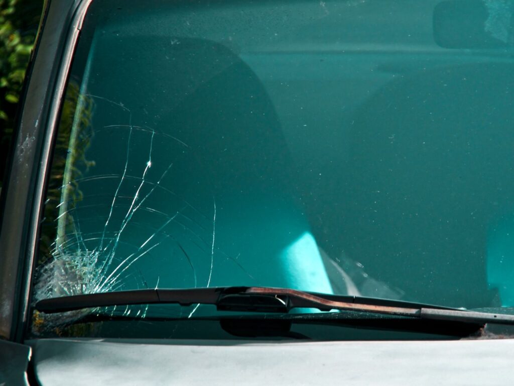 crack windshield replacement